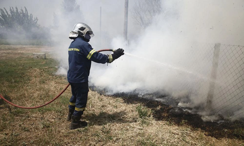 Λευκάδα: Υπό μερικό έλεγχο η φωτιά στο Πόρτο Κατσίκι